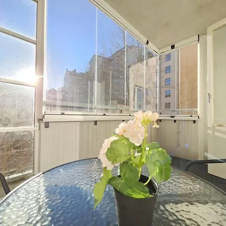 Modern One-Bedroom With Glazed Sun Balcony, 350M Metro Helsinki Exterior photo
