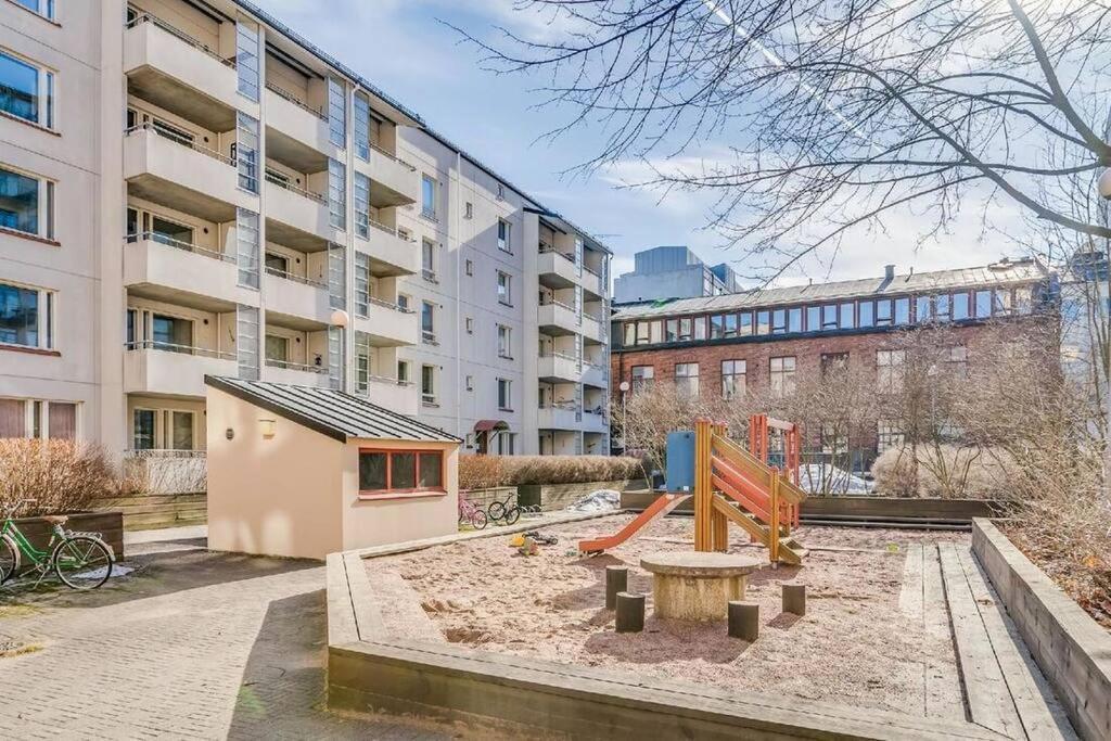 Modern One-bedroom With Glazed Sun Balcony, 350m Metro
