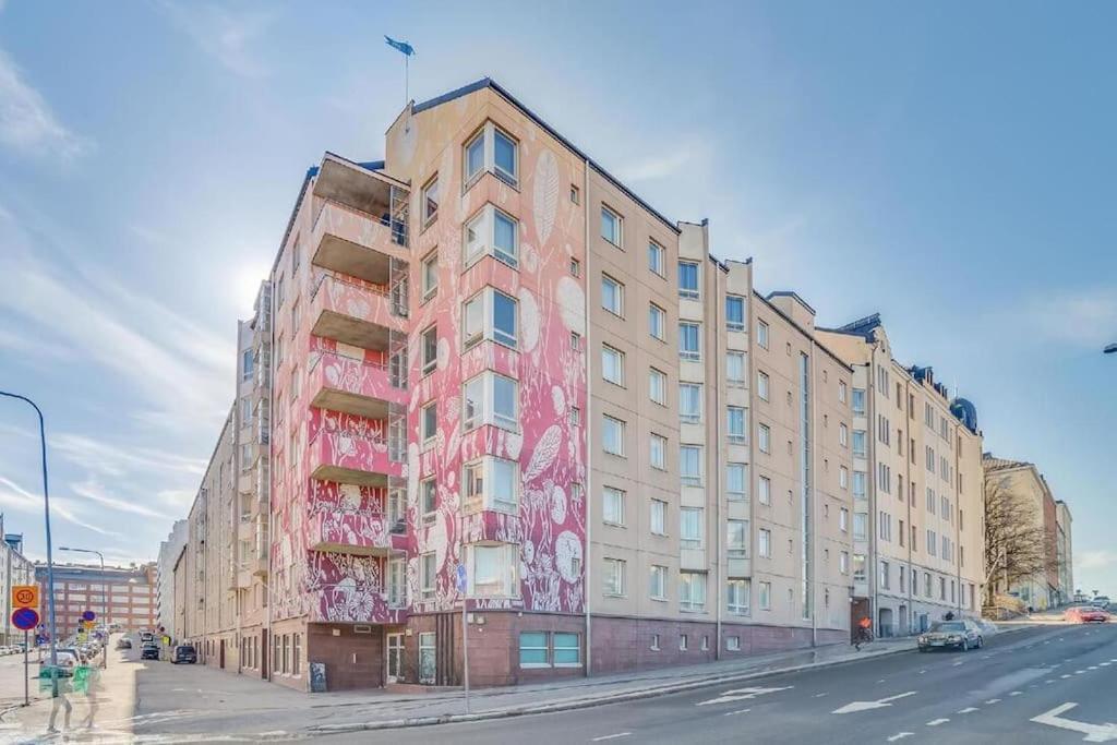 Lägenhet Modern One-bedroom With Glazed Sun Balcony, 350m Metro